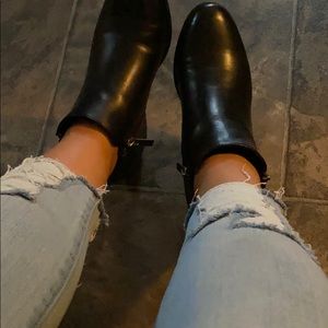 Meet your Posher, Iris